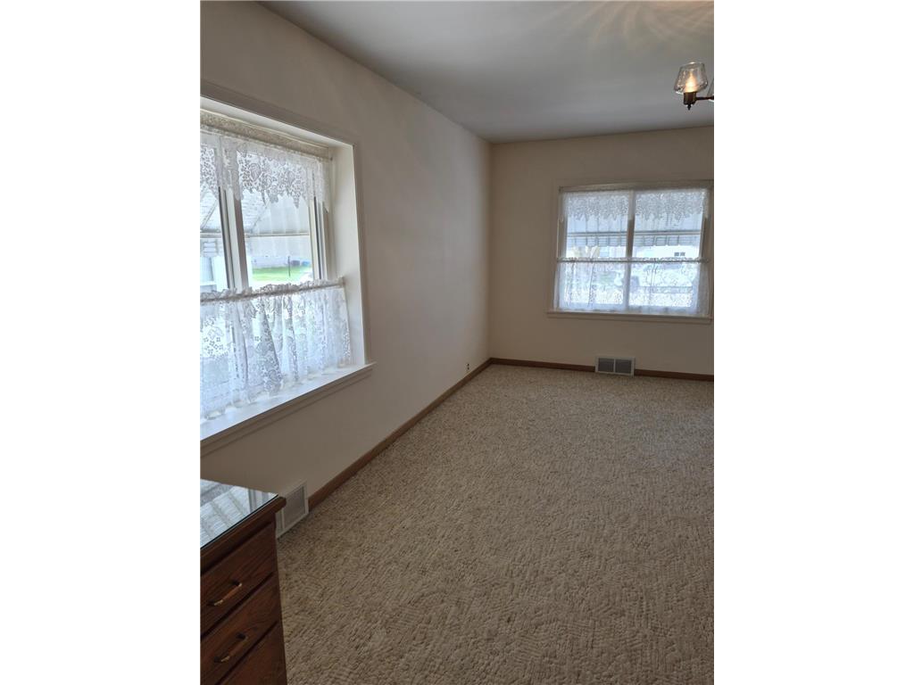 245 N Broadway Alden MN 56009 7020976 image10