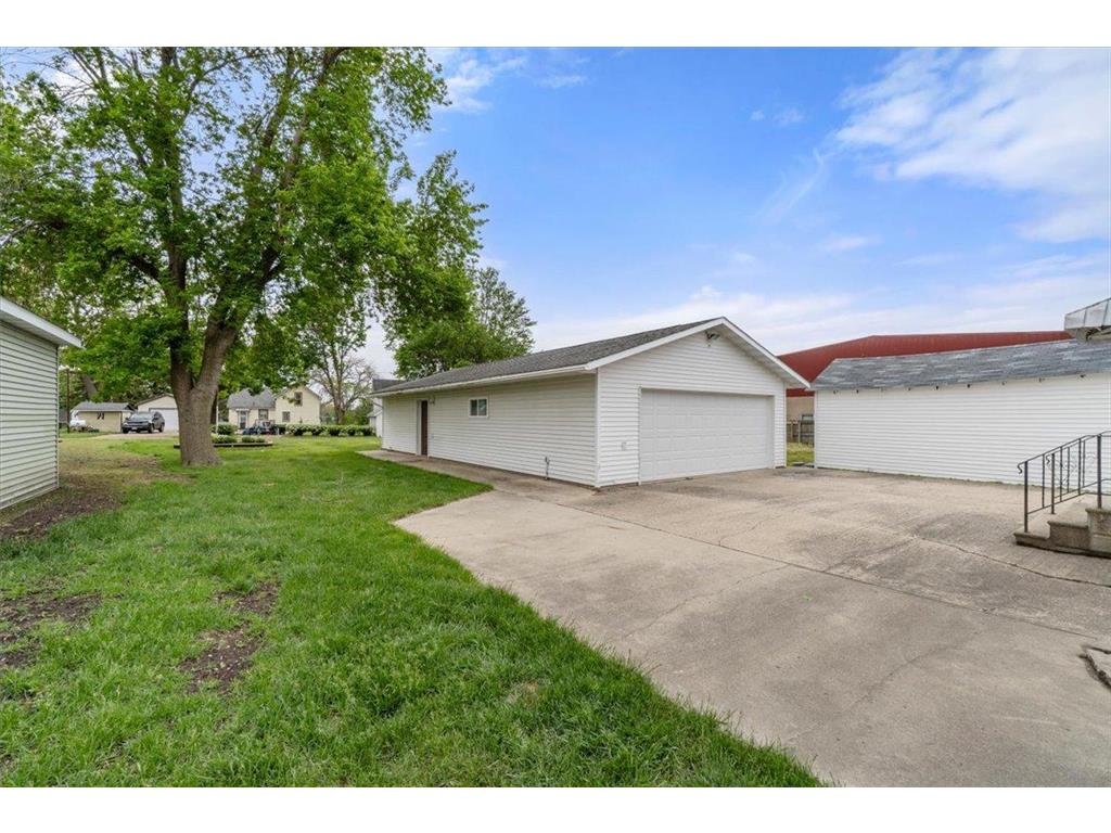 245 N Broadway Alden MN 56009 7020976 image23
