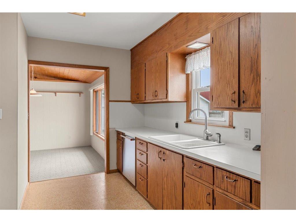 245 N Broadway Alden MN 56009 7020976 image32