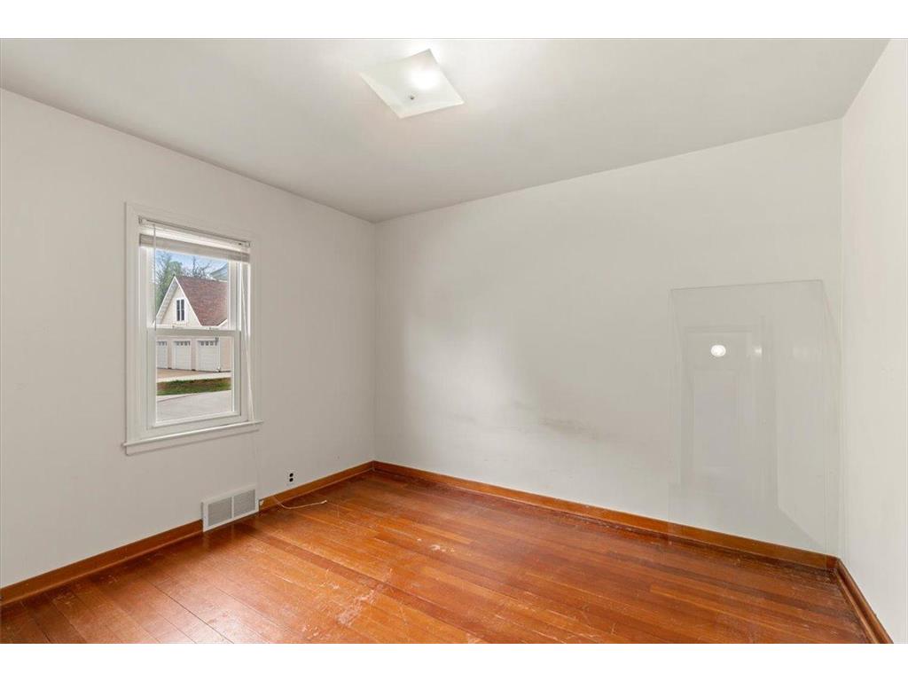 245 N Broadway Alden MN 56009 7020976 image38