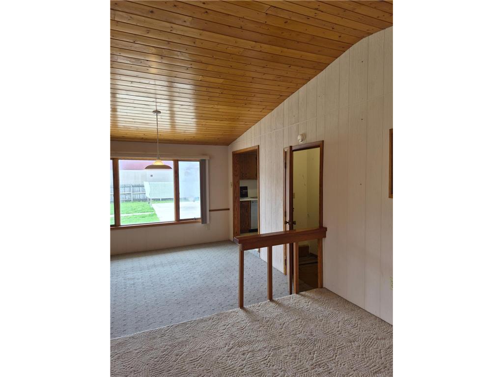 245 N Broadway Alden MN 56009 7020976 image5