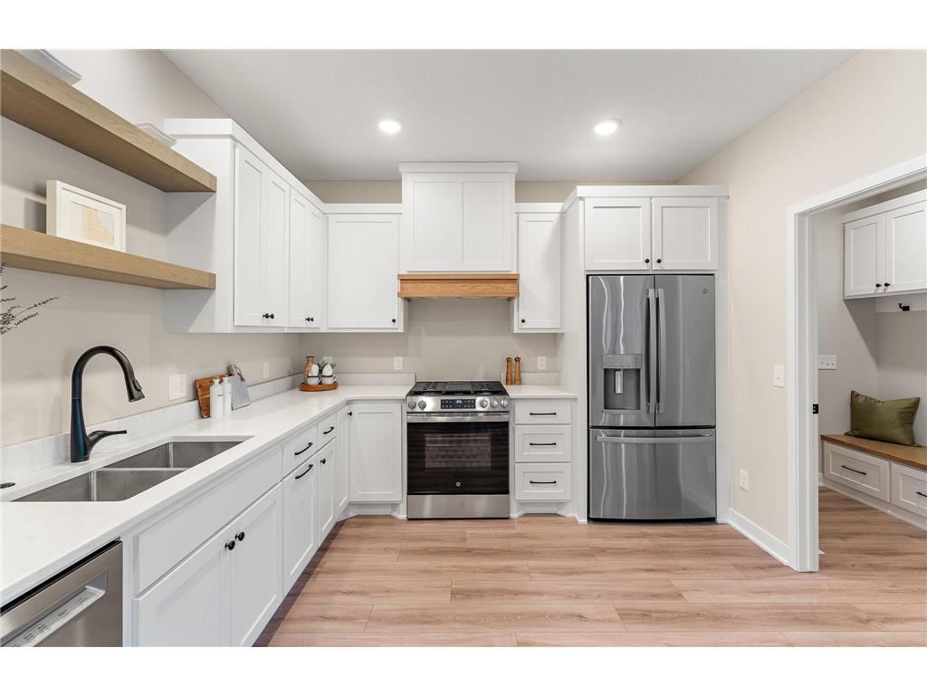 2450 County Road D W Roseville MN 55112 7015204 image10