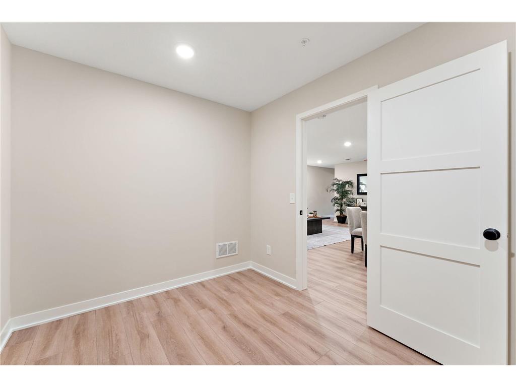 2450 County Road D W Roseville MN 55112 7015204 image31