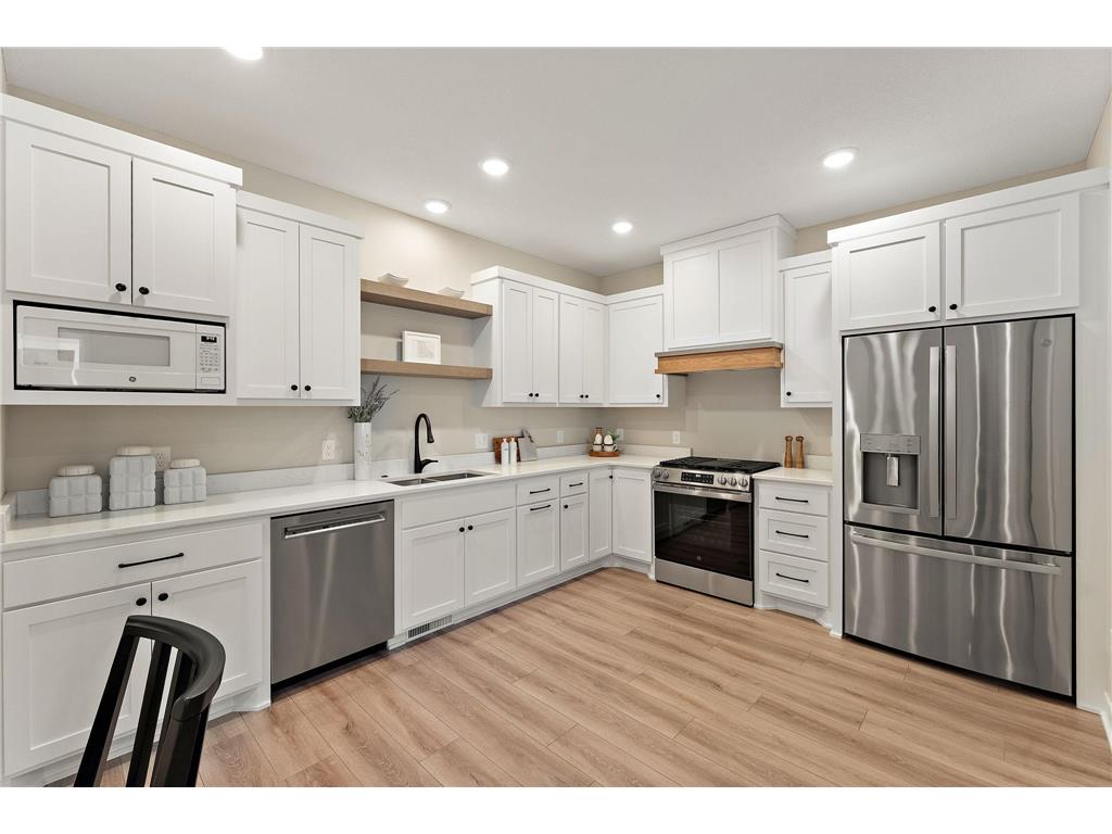 2450 County Road D W Roseville MN 55112 7015204 image8