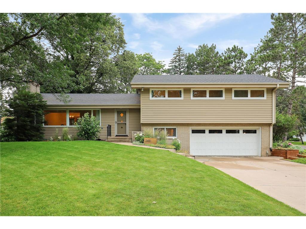 2451 Holton Street Roseville MN 55113 7063405 image1