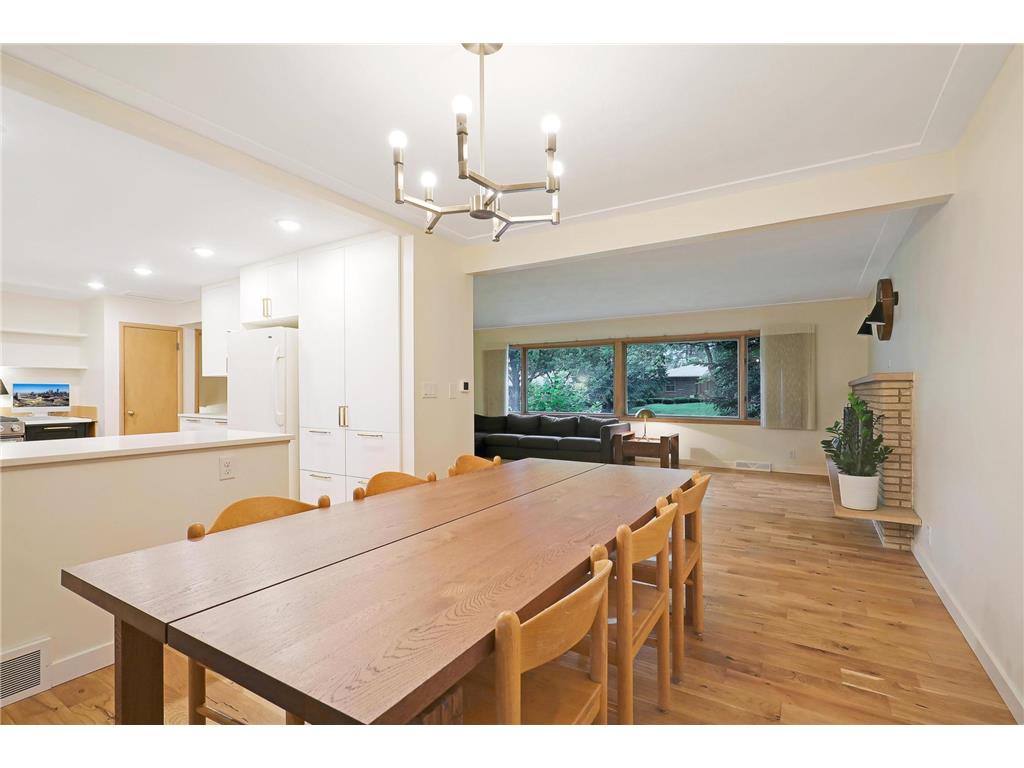 2451 Holton Street Roseville MN 55113 7063405 image11