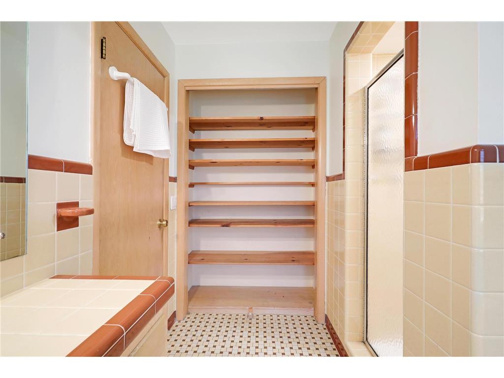 2451 Holton Street Roseville MN 55113 7063405 image19