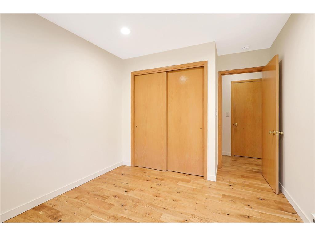 2451 Holton Street Roseville MN 55113 7063405 image21