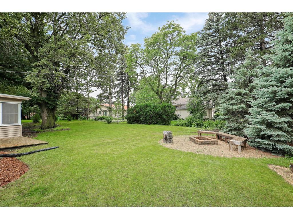 2451 Holton Street Roseville MN 55113 7063405 image37