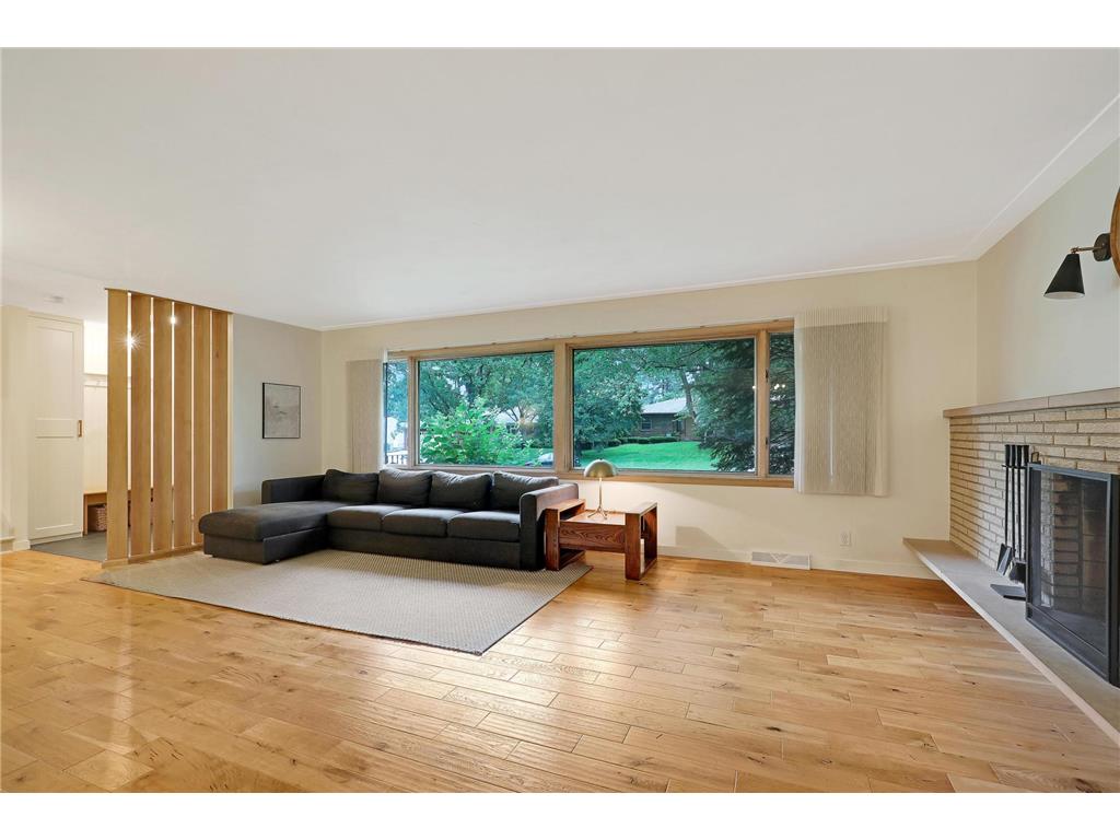 2451 Holton Street Roseville MN 55113 7063405 image8