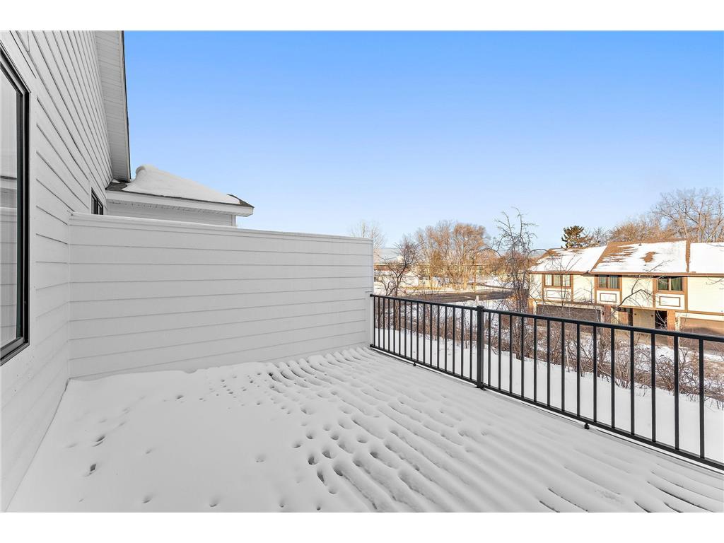 2452 County Road D W Roseville MN 55112 7015206 image11