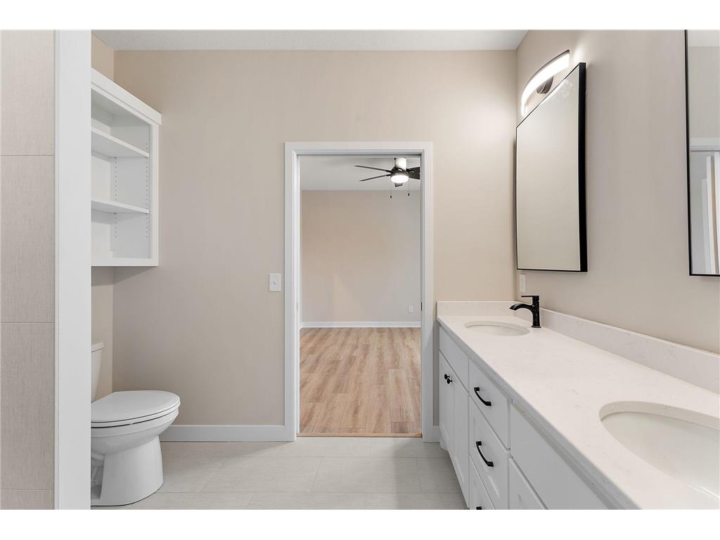 2452 County Road D W Roseville MN 55112 7015206 image16