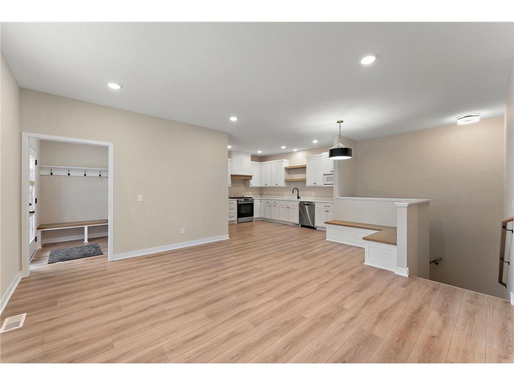 2452 County Road D W Roseville MN 55112 7015206 image2