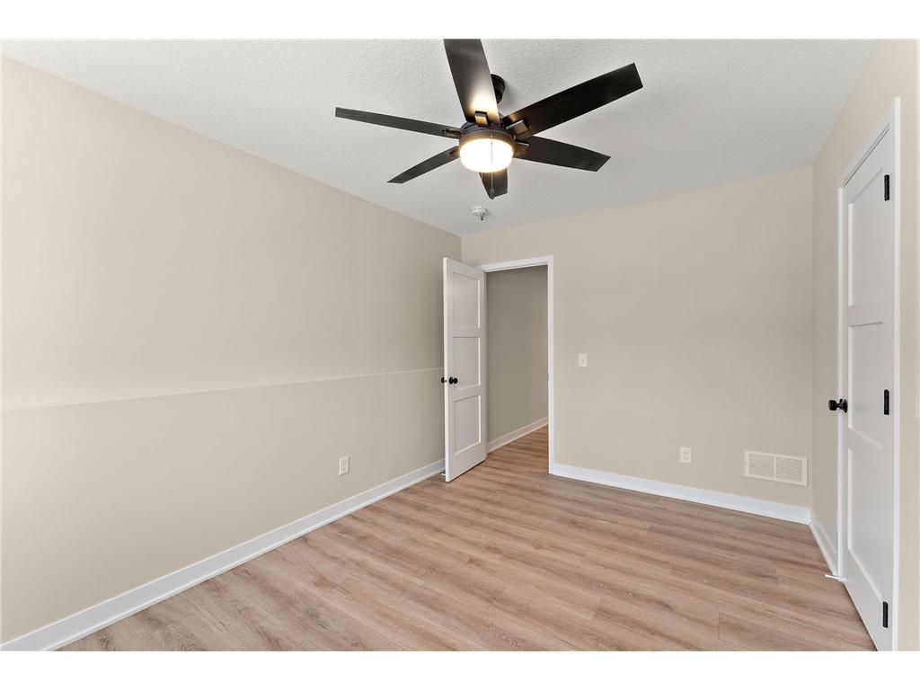 2452 County Road D W Roseville MN 55112 7015206 image26