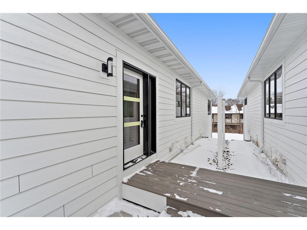 2452 County Road D W Roseville MN 55112 7015206 image29