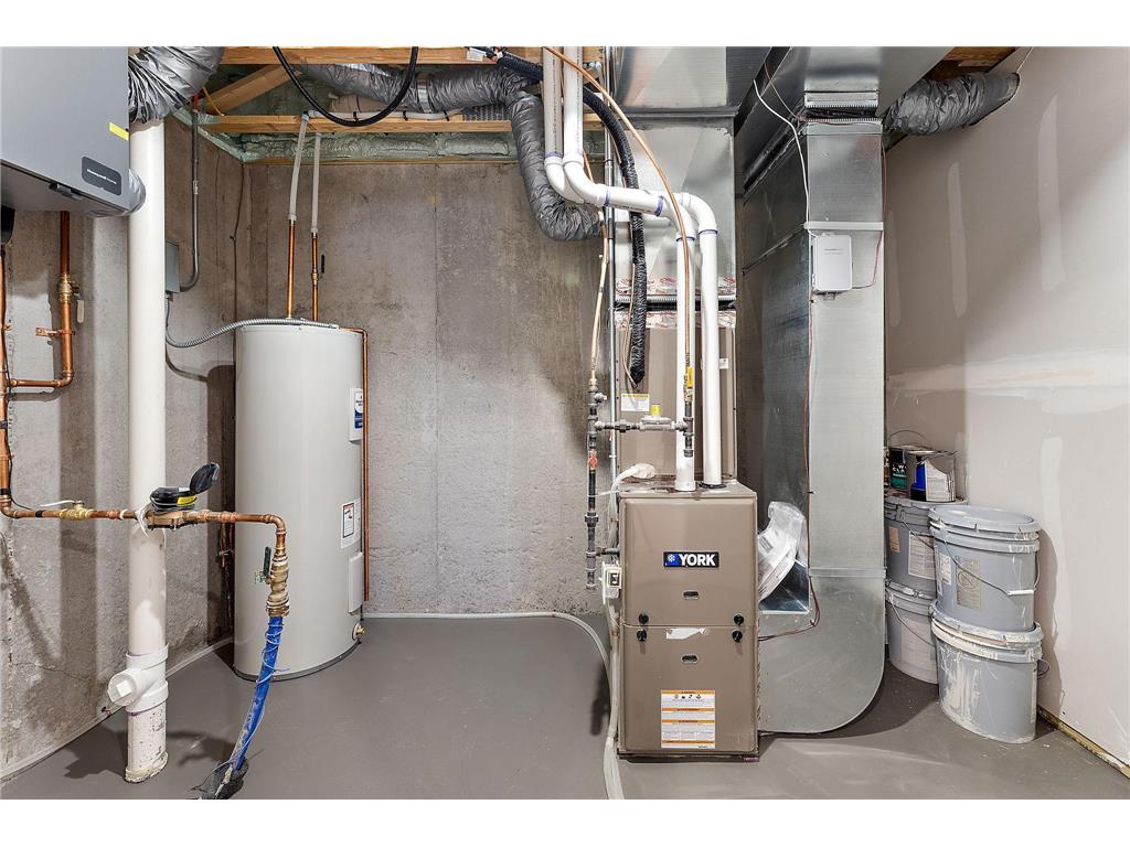 2452 County Road D W Roseville MN 55112 7015206 image32