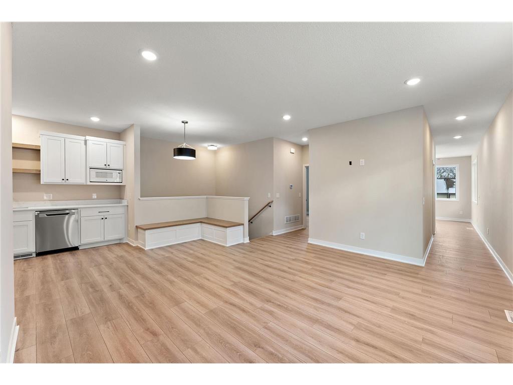 2452 County Road D W Roseville MN 55112 7015206 image4