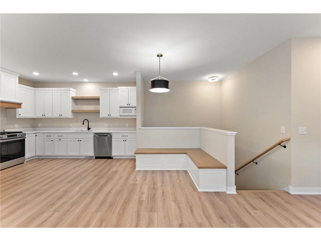 2452 County Road D W Roseville MN 55112 7015206 image5