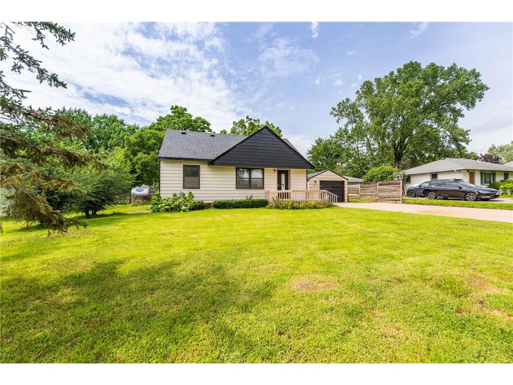 2454 Long Lake Road New Brighton MN 55112 7003004 image1