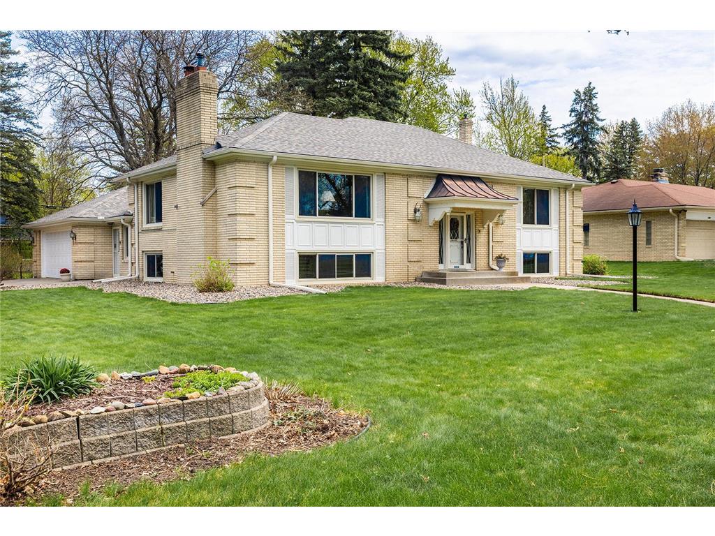 2454 Pascal Street Roseville MN 55113 7064753 image1