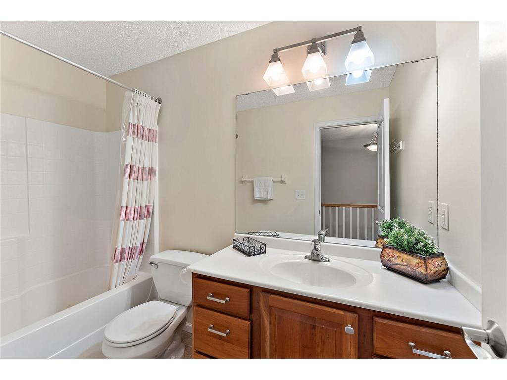 2454 Sandstone Place Woodbury MN 55129 7042924 image37