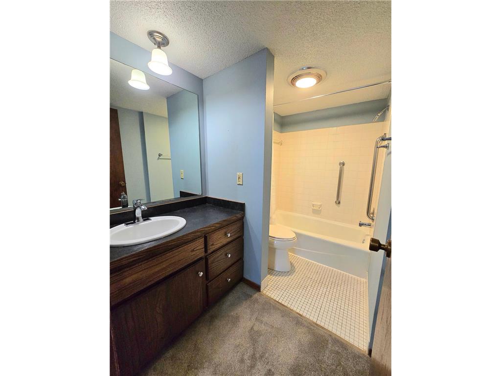 2455 Londin Lane E #117 Maplewood MN 55119 7009398 image12