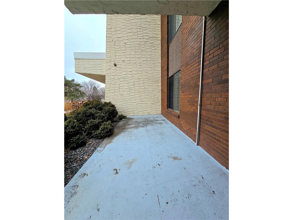 2455 Londin Lane E #117 Maplewood MN 55119 7009398 image16