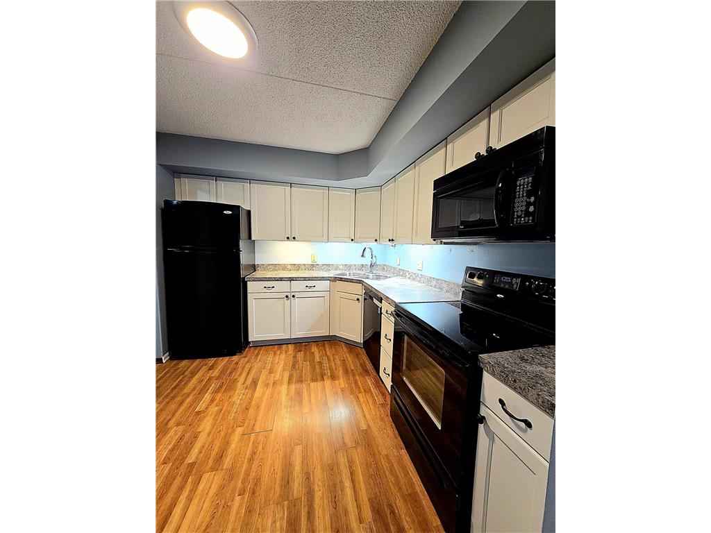 2455 Londin Lane E #117 Maplewood MN 55119 7009398 image7