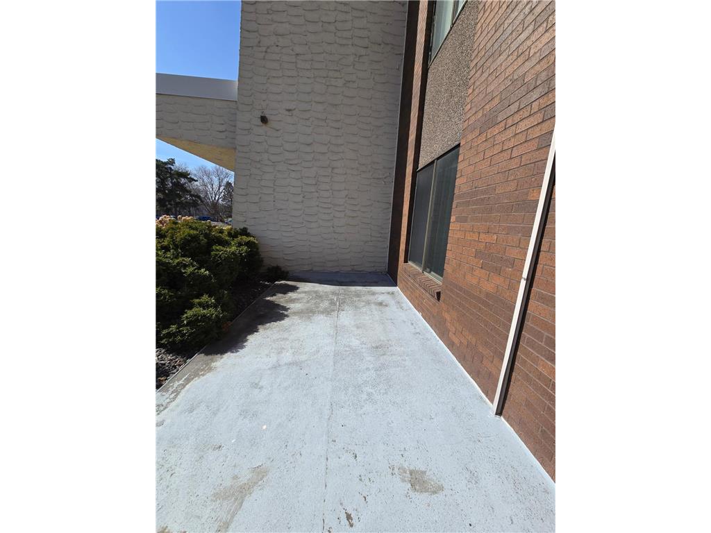 2455 Londin Lane E #117 Maplewood MN 55119 7067393 image17