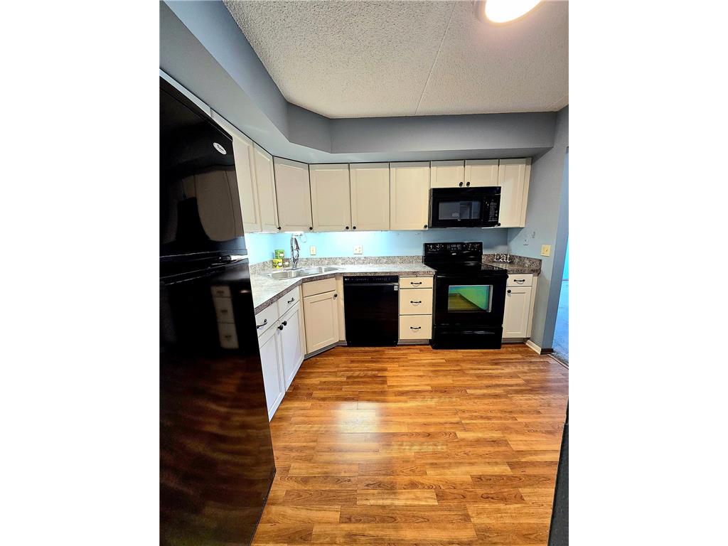 2455 Londin Lane E #117 Maplewood MN 55119 7067393 image7