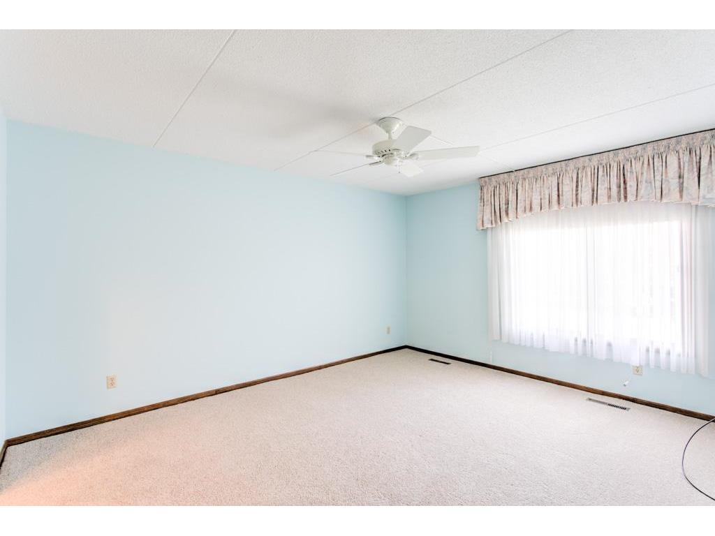 2455 Londin Lane E #219 Maplewood MN 55119 7072501 image14