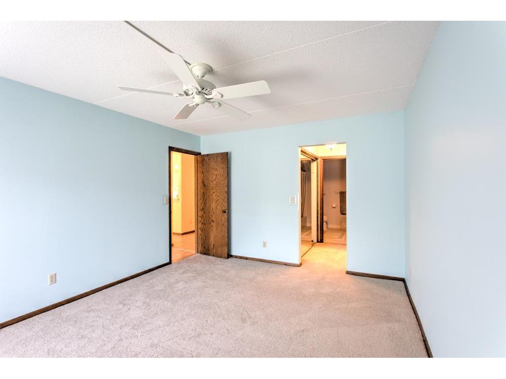 2455 Londin Lane E #219 Maplewood MN 55119 7072501 image16