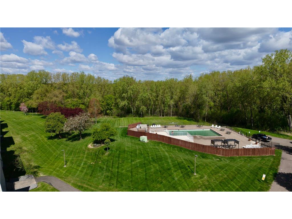 2455 Londin Lane E #219 Maplewood MN 55119 7072501 image4