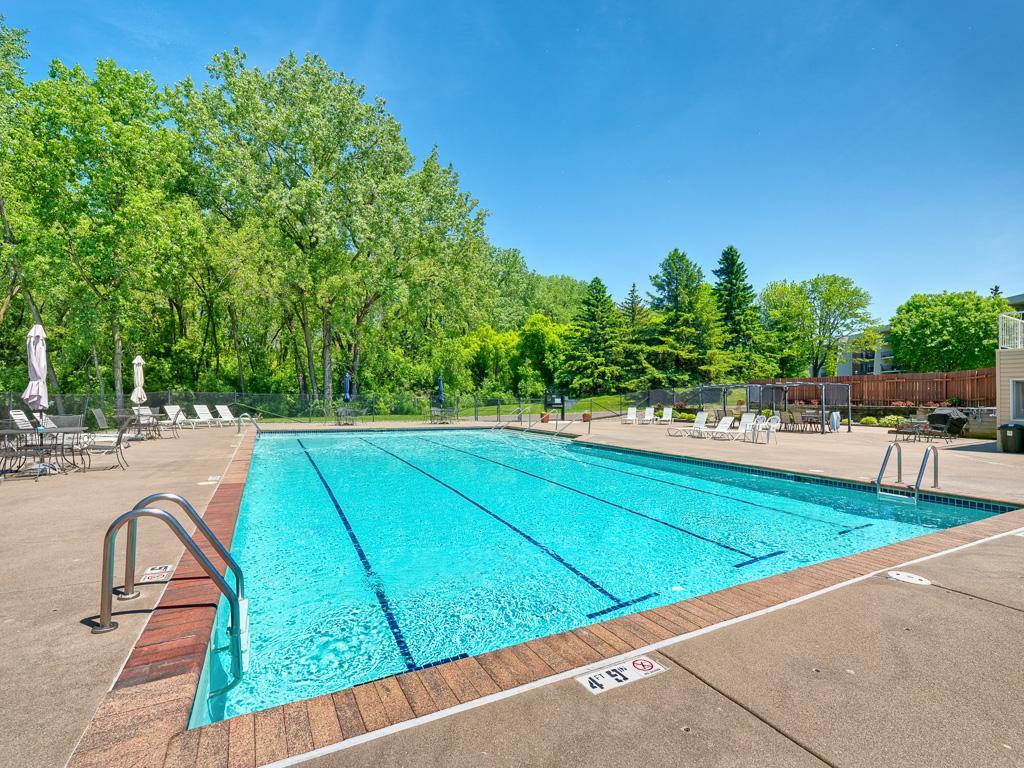 2455 Londin Lane E #322 Maplewood MN 55119 7069837 image16
