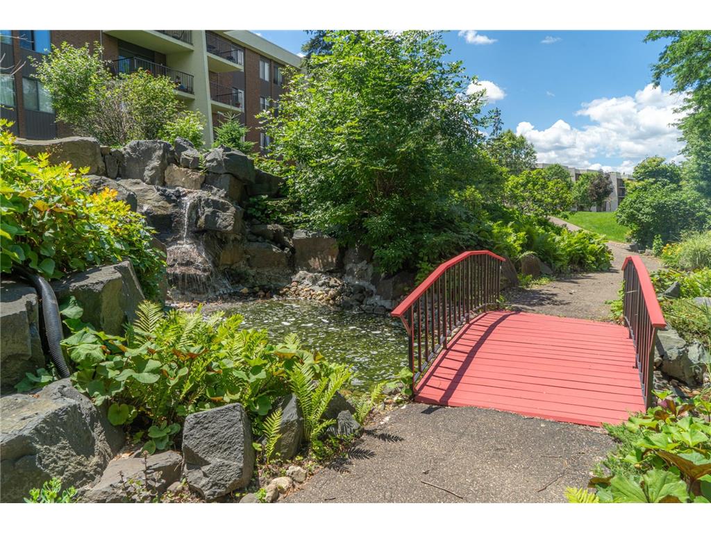 2455 Londin Lane E #322 Maplewood MN 55119 7069837 image18