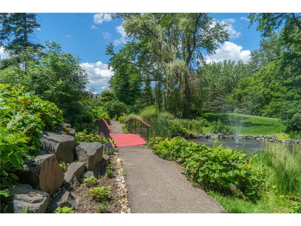 2455 Londin Lane E #322 Maplewood MN 55119 7069837 image19