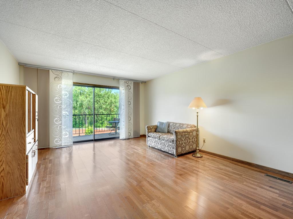 2455 Londin Lane E #322 Maplewood MN 55119 7069837 image3