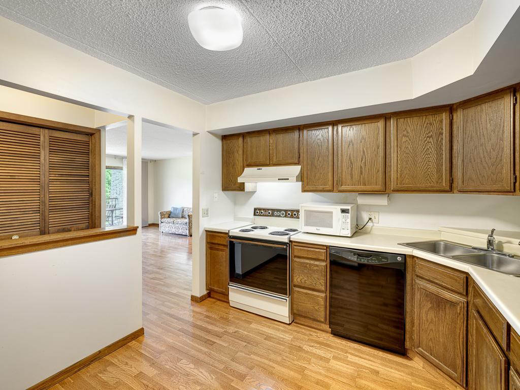 2455 Londin Lane E #322 Maplewood MN 55119 7069837 image8