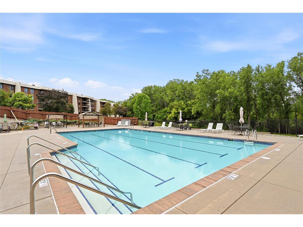 2455 Londin Lane E #417 Maplewood MN 55119 7109367 image13
