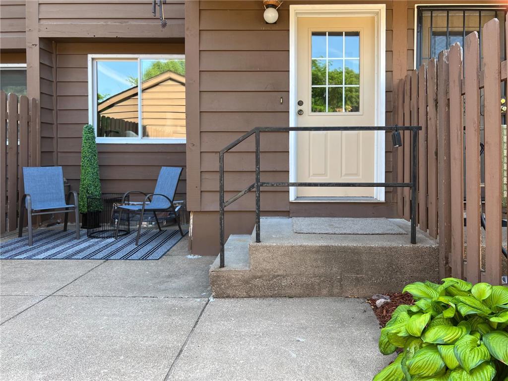 2456 Crestwood Drive North Saint Paul MN 55109 6399724 image1