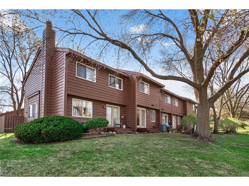 2457 Crestwood Drive North Saint Paul MN 55109 7042959 image1