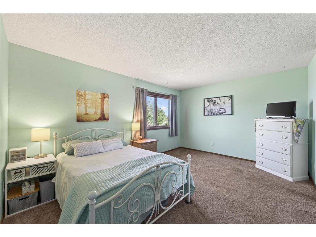 2457 Crestwood Drive North Saint Paul MN 55109 7042959 image11