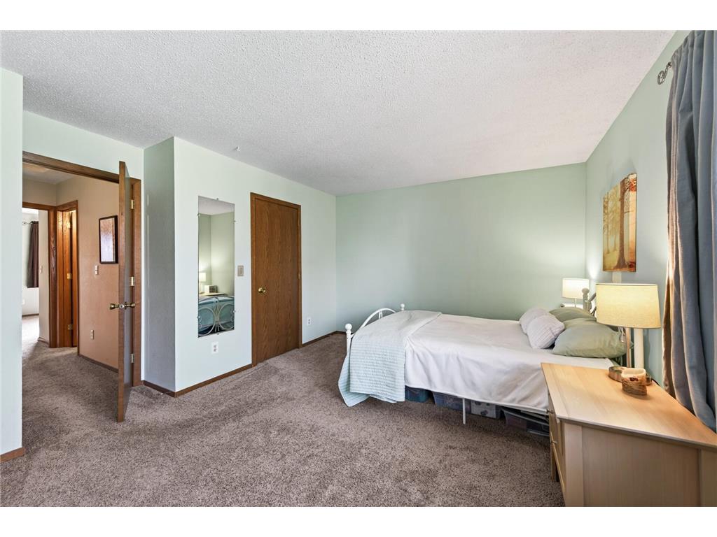 2457 Crestwood Drive North Saint Paul MN 55109 7042959 image12