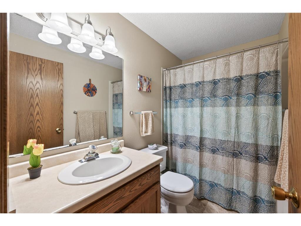2457 Crestwood Drive North Saint Paul MN 55109 7042959 image15