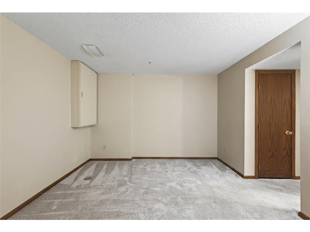 2457 Crestwood Drive North Saint Paul MN 55109 7042959 image16