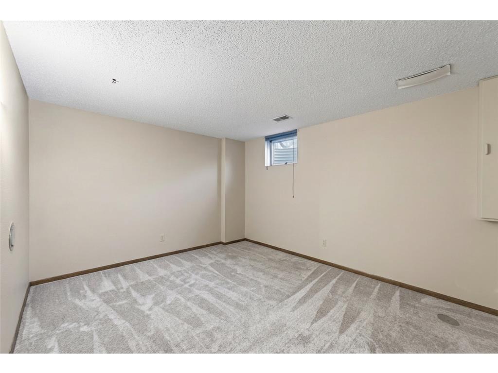 2457 Crestwood Drive North Saint Paul MN 55109 7042959 image17