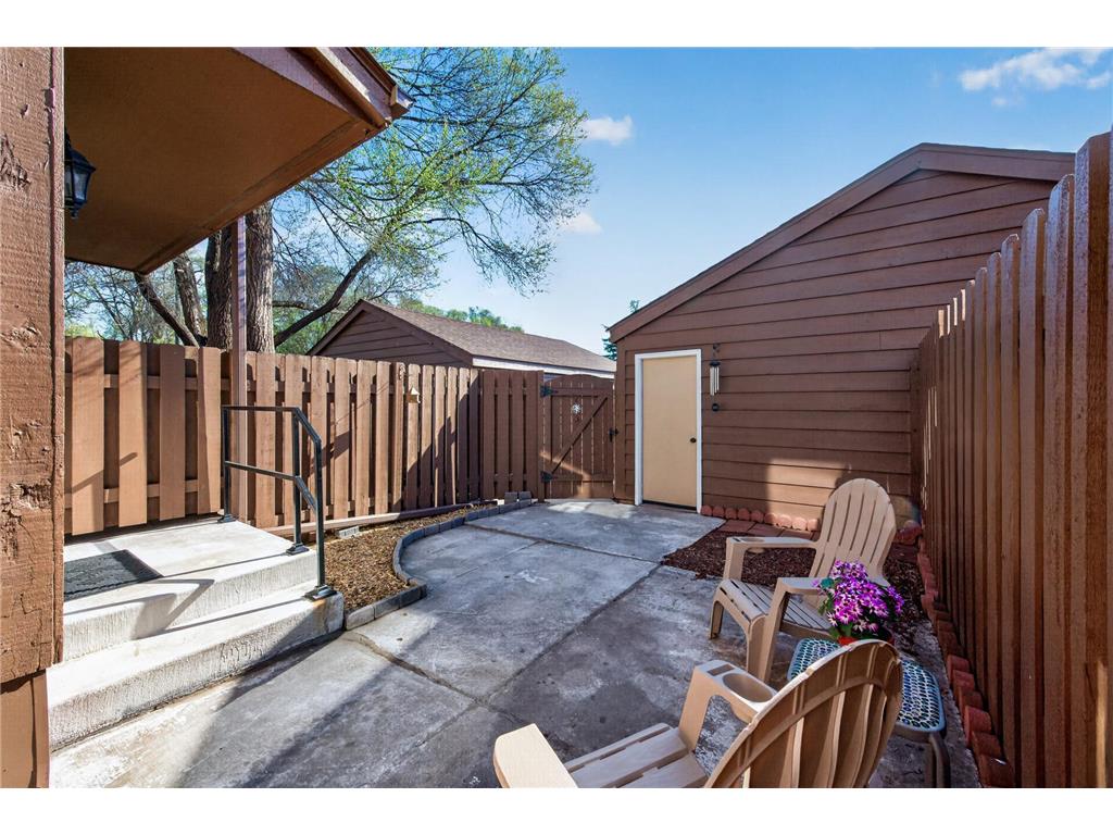 2457 Crestwood Drive North Saint Paul MN 55109 7042959 image3