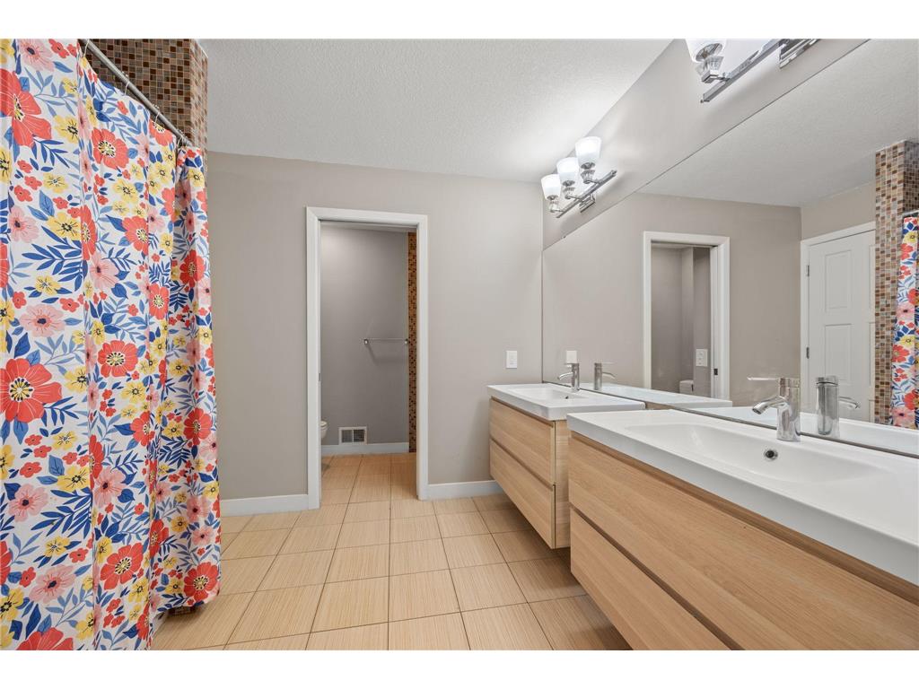 2457 Dianna Lane Little Canada MN 55117 - Gervais 7043343 image35