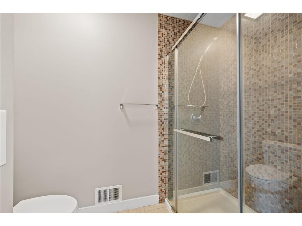 2457 Dianna Lane Little Canada MN 55117 - Gervais 7043343 image37