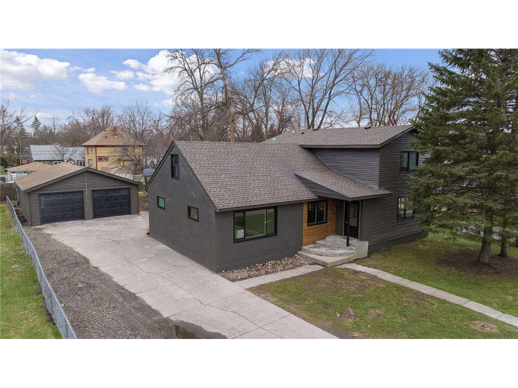 2460 17th Avenue E, North Saint Paul, MN 55109 MLS 6358908 Edina